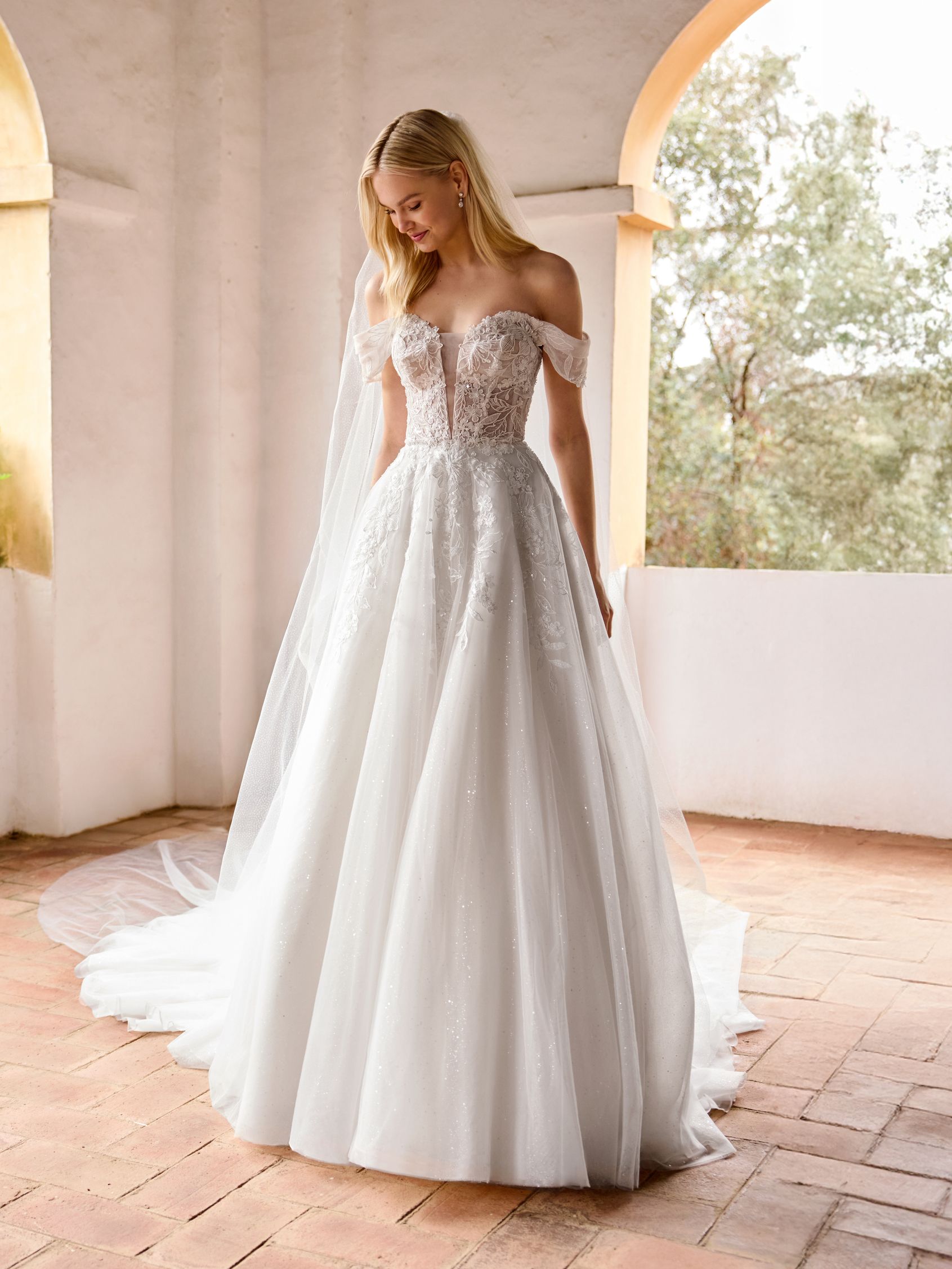 Pronovias — Maylan