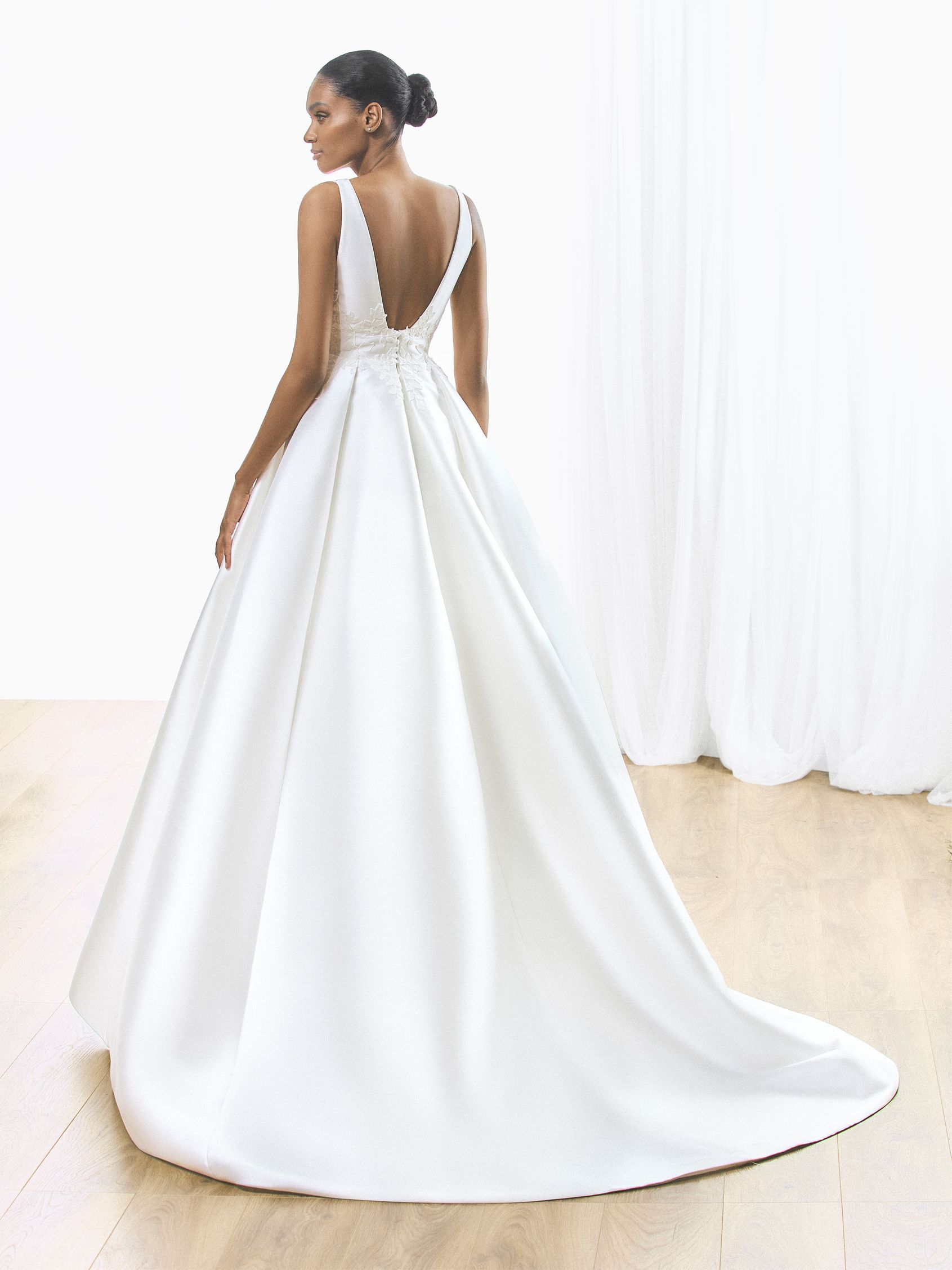 Pronovias — Evinha