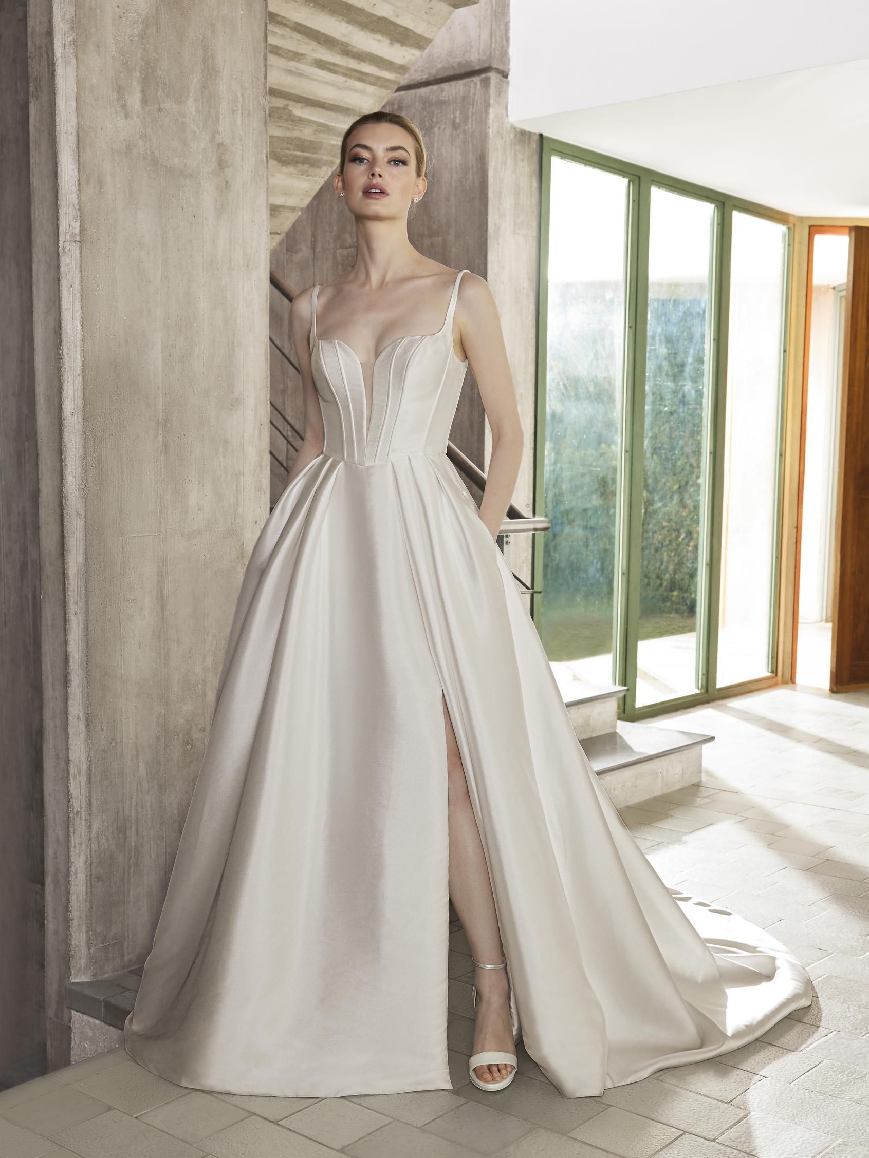 Pronovias — Jasmina