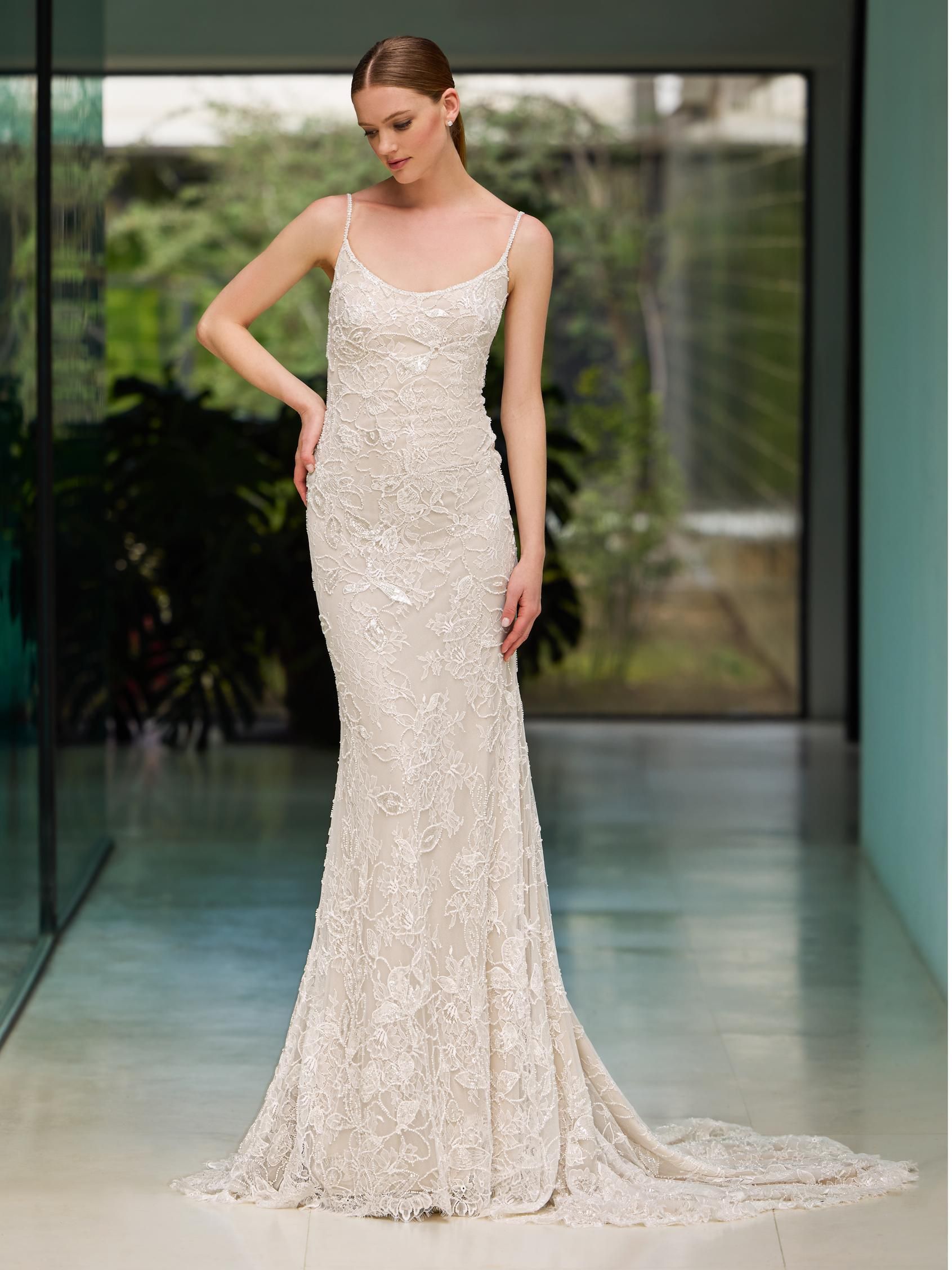 Pronovias — Nuvia