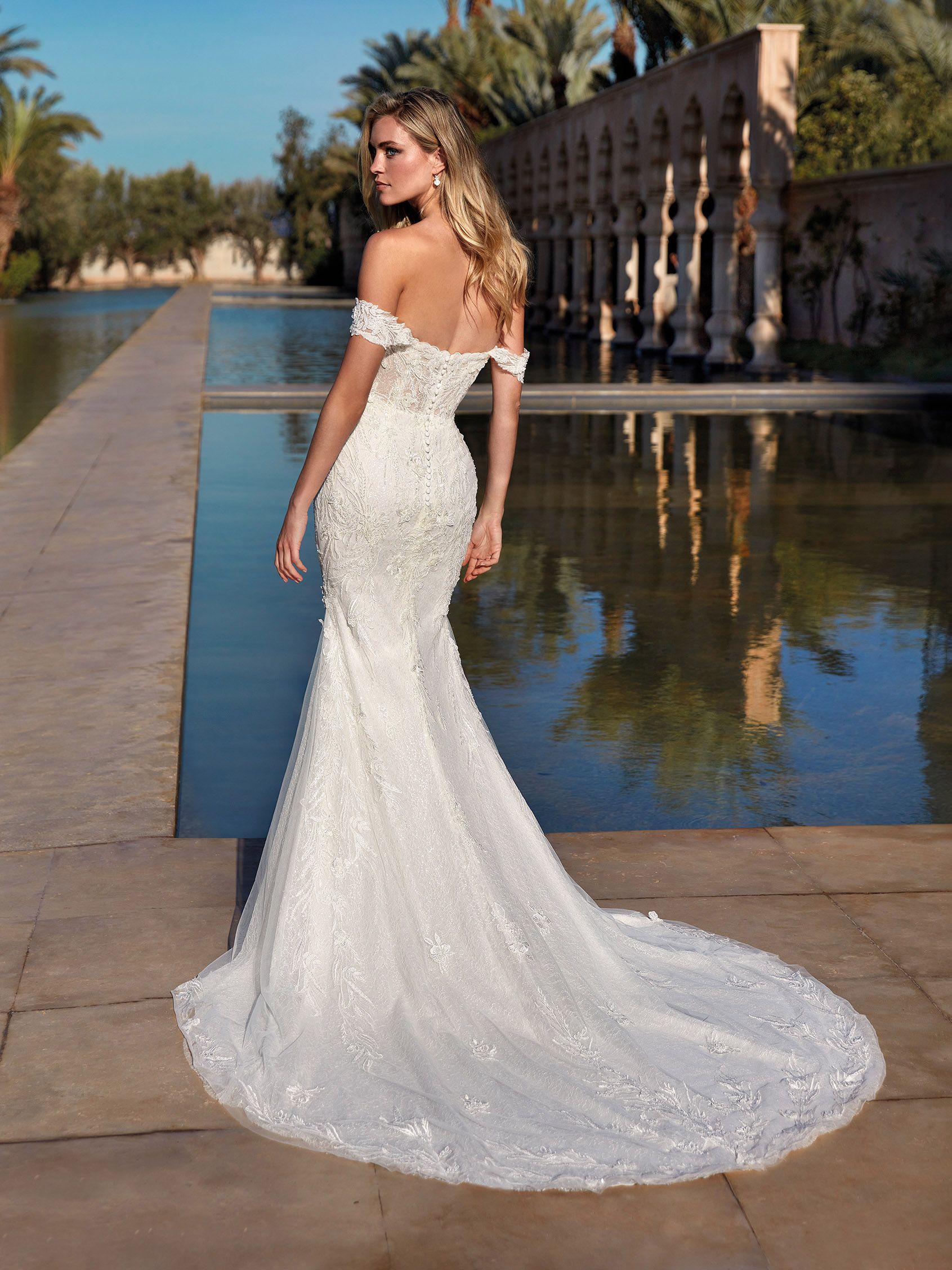 Pronovias — Kenai