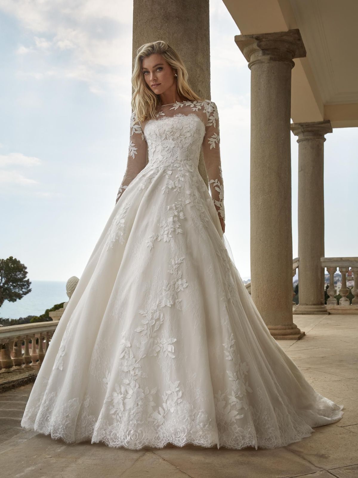 Pronovias — Evies