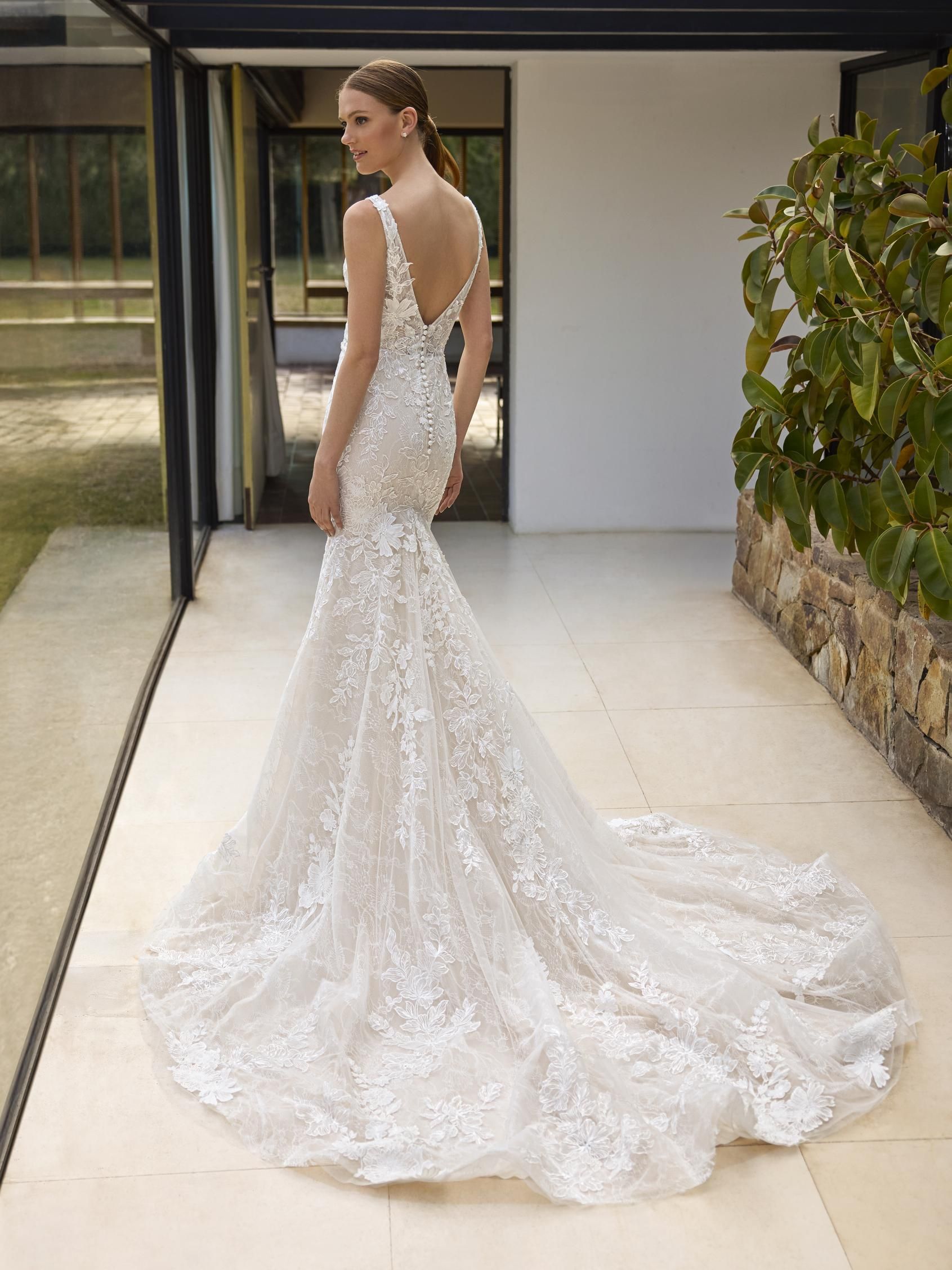 Pronovias — Blaia