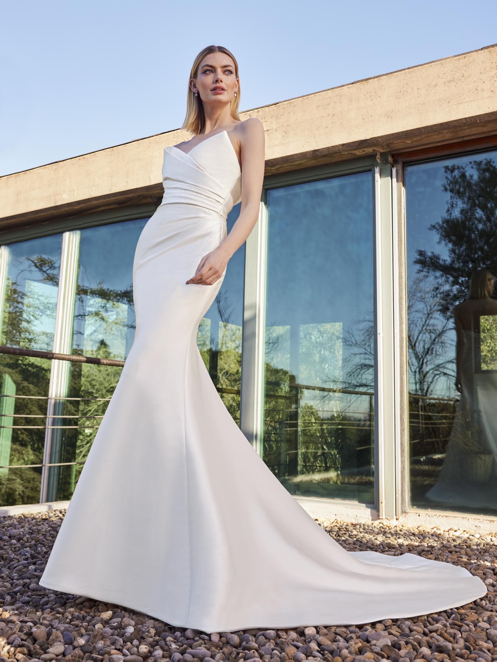 Pronovias — Privet