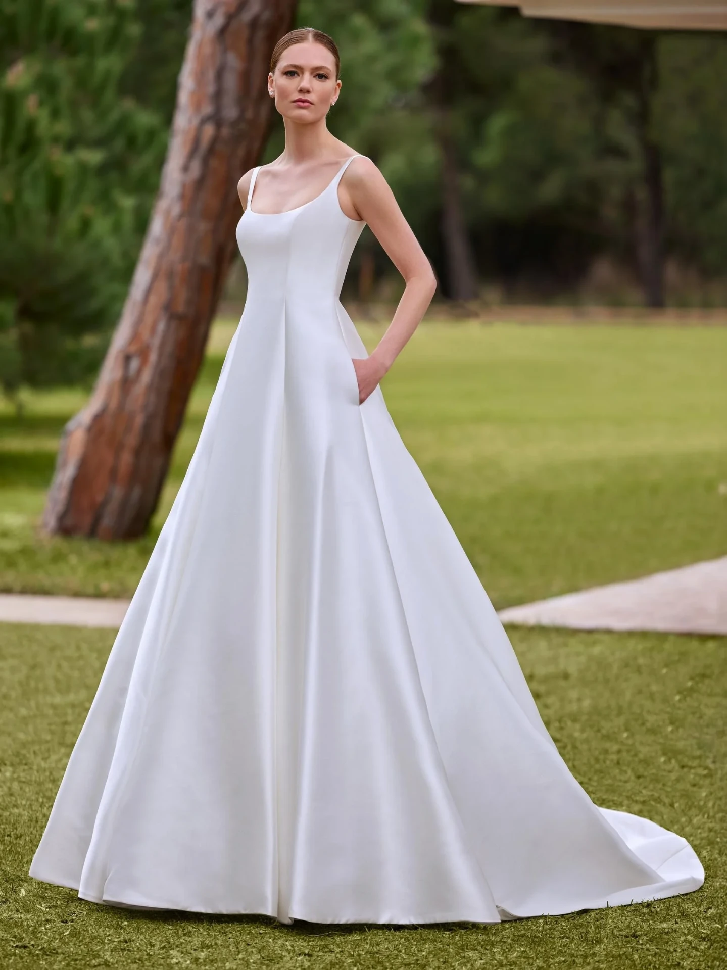 Pronovias — Allinia