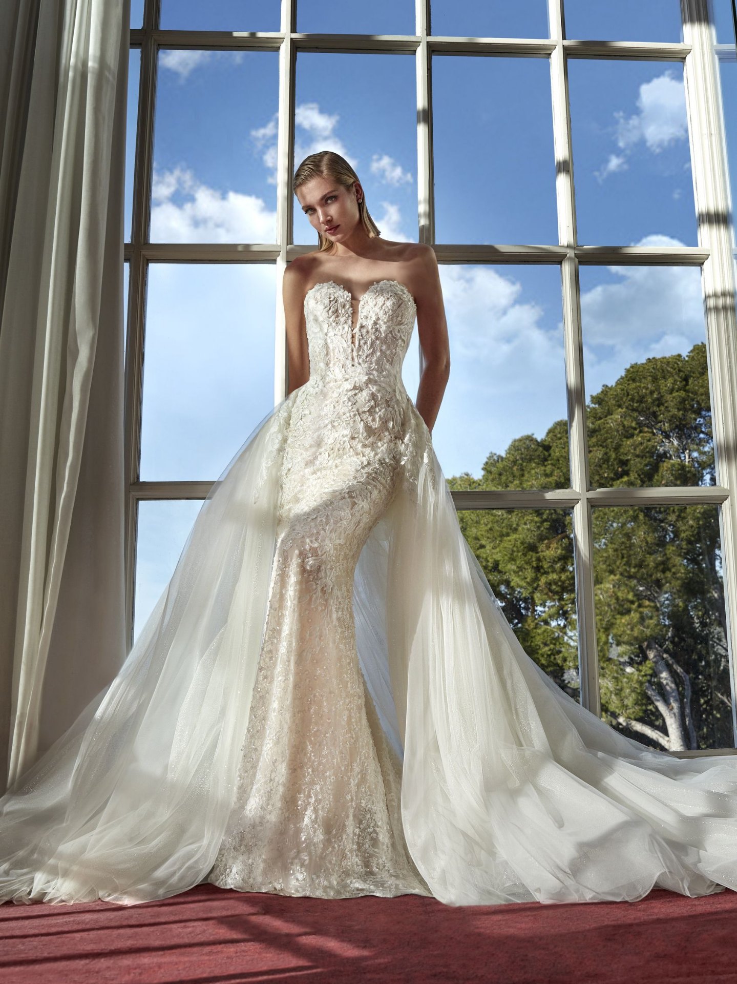 Pronovias — Blos